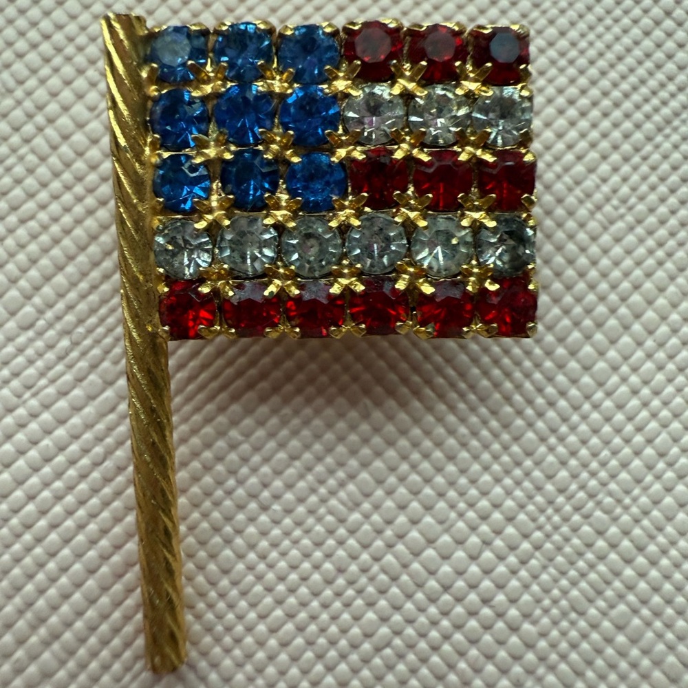 Patriotic Rhinestone Flag Brooch - Picture 5 of 12